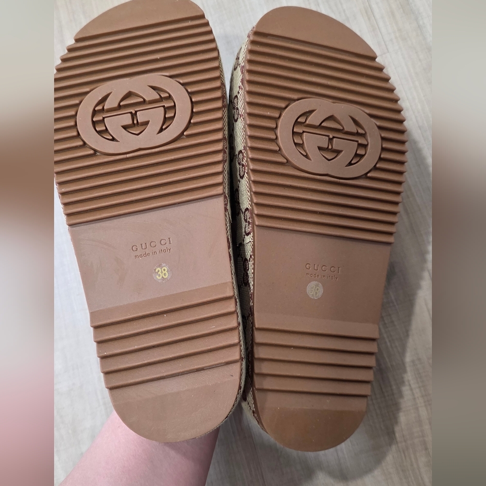 Designer Inspired Women's Beige Monogram Slide Sandals with Deep Pink Footbed - Picture 3 of 5